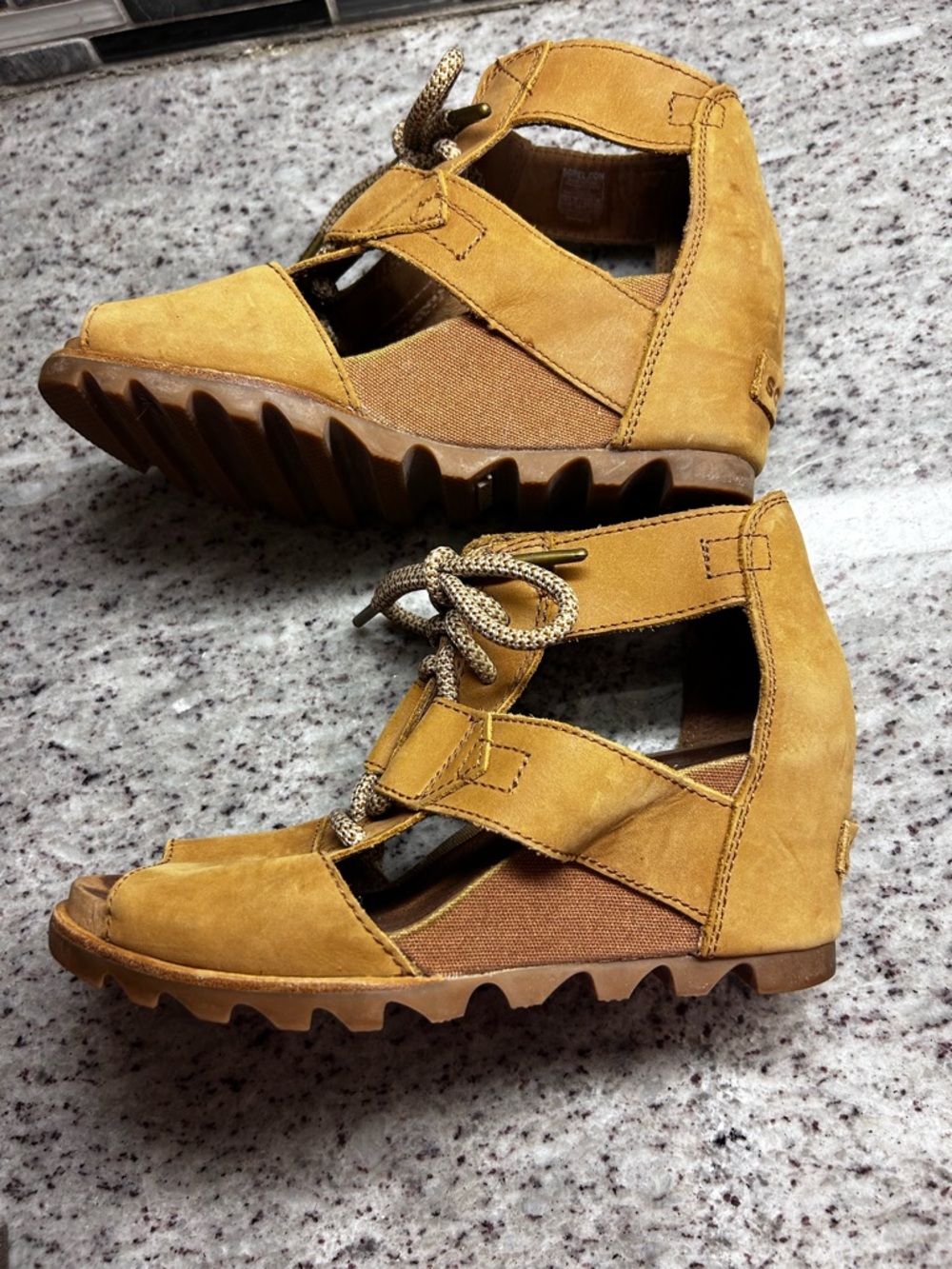 Sorel Joanie leather Wedge Lace-Up Sandals
Size 7.5